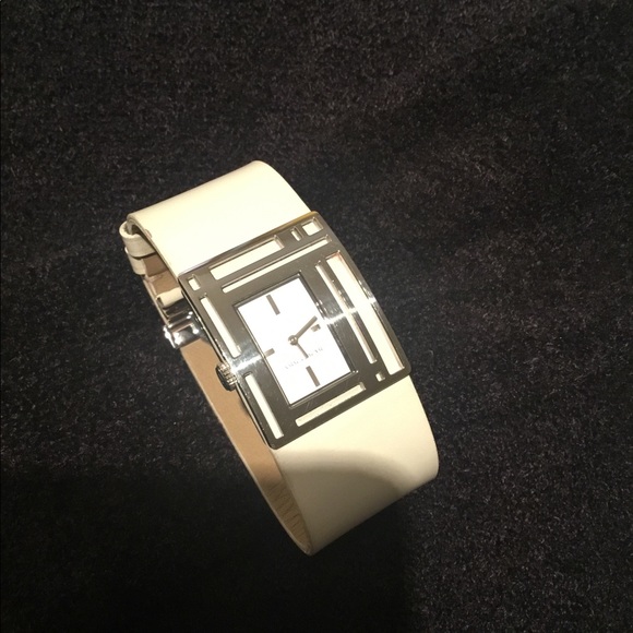 AUTHENTIC BURBERRY WATCH IN GOOD CONDITION WORKS BEAUTIFULLY 🔥🔥🔥❤️❤️😍 - Picture 12 of 12